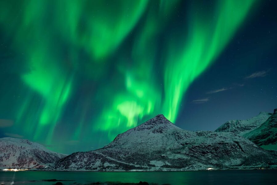 Tromsø: Aurora Tour with Photos, Campfire and Arctic Food - From Tromsø pickup to the first clear sky