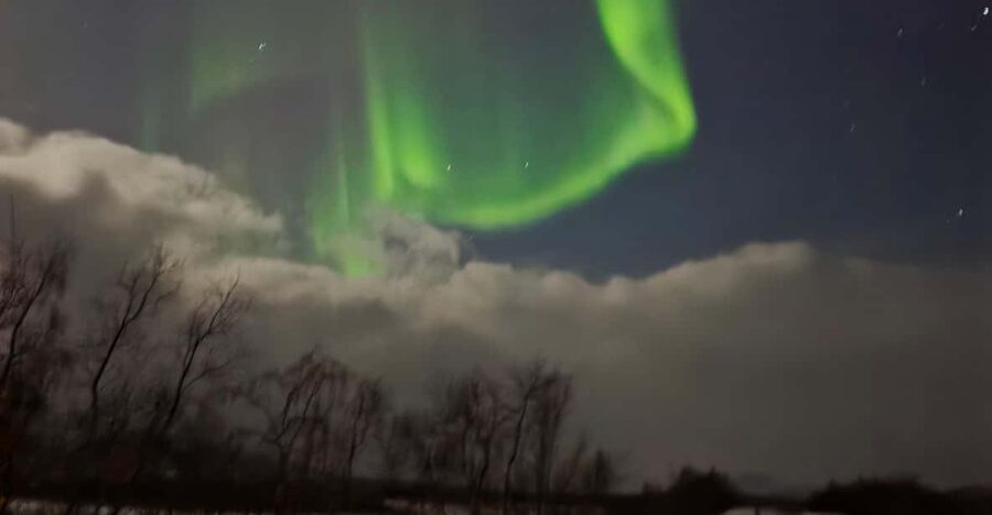 Tromsø: Expert Aurora Hunt - Thermal Gear, Food, Campfire - Thermal Suits, Boots, and the Cold-Wait Problem