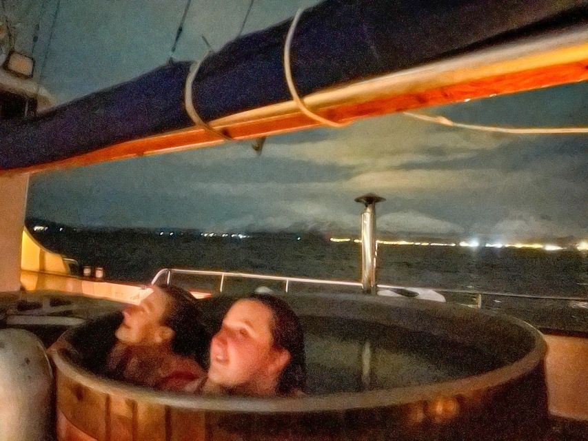 Tromso: Luxury Northern Lights Cruise with Hot Tub & Dinner - Should you book the Stella Oceana cruise?