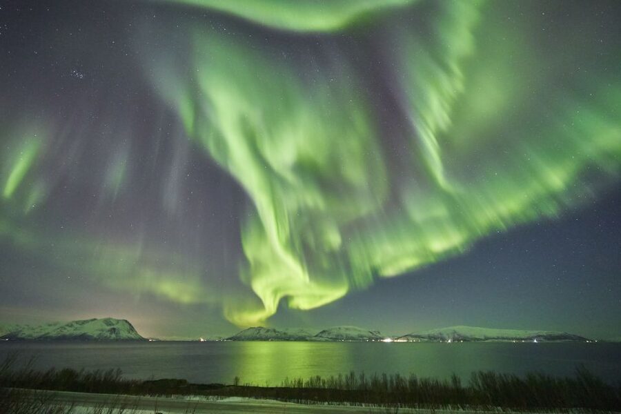 Tromso: Minivan Aurora Excursion with Pictures & Warm Suits - Key points to know before you book