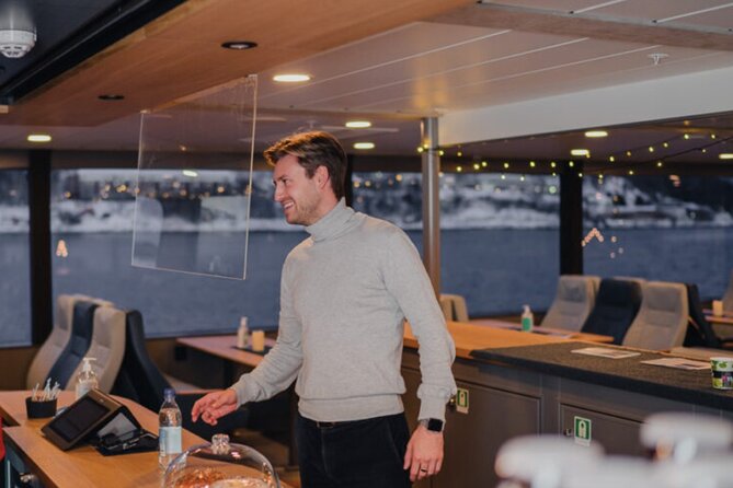 Tromsø, Northern Lights and Wilderness Evening Catamaran Cruise - What the Northern Lights guarantee really gives you