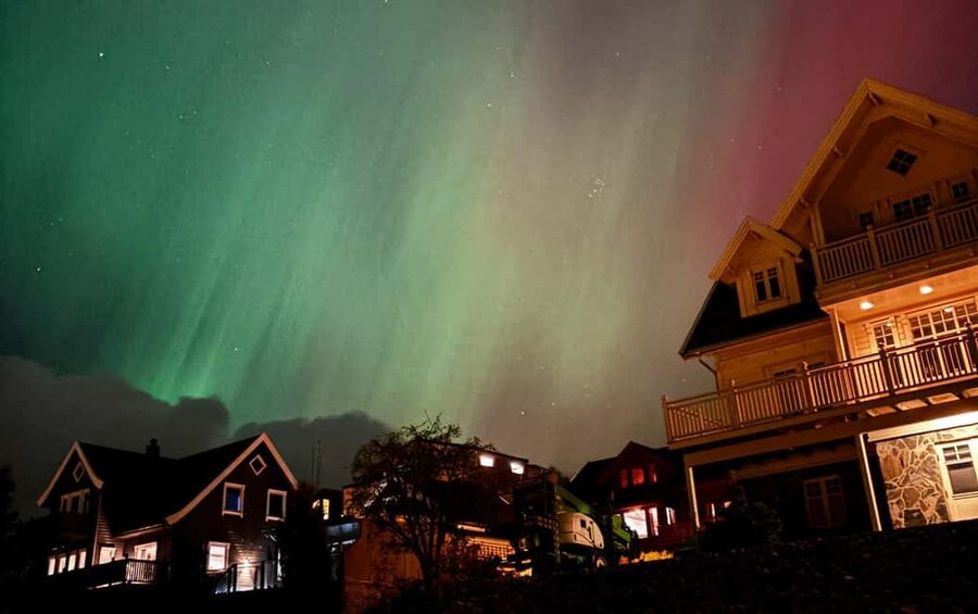 Tromsø: Northern Lights Bus Tour – Chase the Aurora Borealis - Starting in central Tromsø
