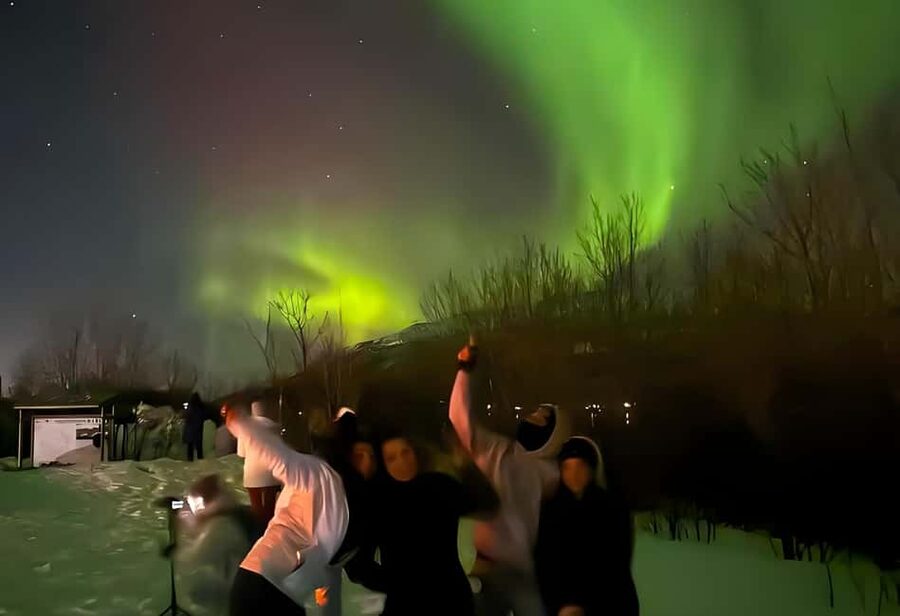 Tromsø: Northern Lights Bus Tour with Free Photography - Clothing Matters More Than the Camera