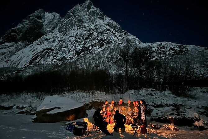 Tromsø: Northern Lights by Minibus - Free Photos and Warm Dinner - Thermal overalls help, but your feet still need help