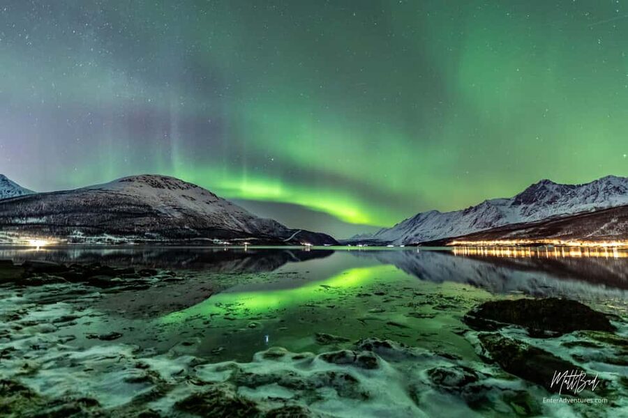 Tromsø: Northern Lights Chase with Expert Guides & Photos - Stops, fires, hot chocolate, and waiting