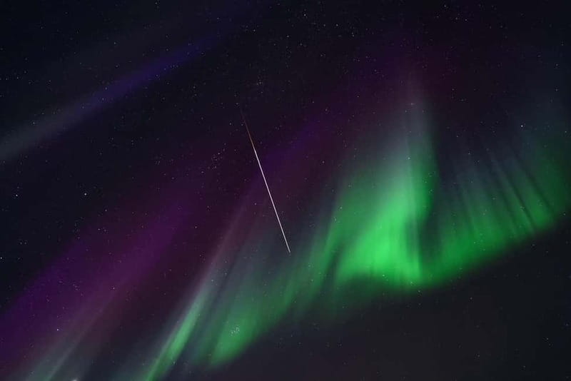 Tromsø: Northern Lights Chase with Local Guide & Free Photos - Professional photos without losing the moment