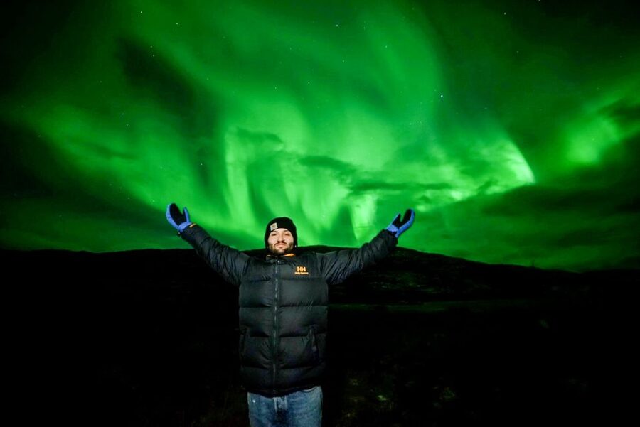 Tromsø: Northern Lights Chase with Photos and Bodysuits - What the evening feels like