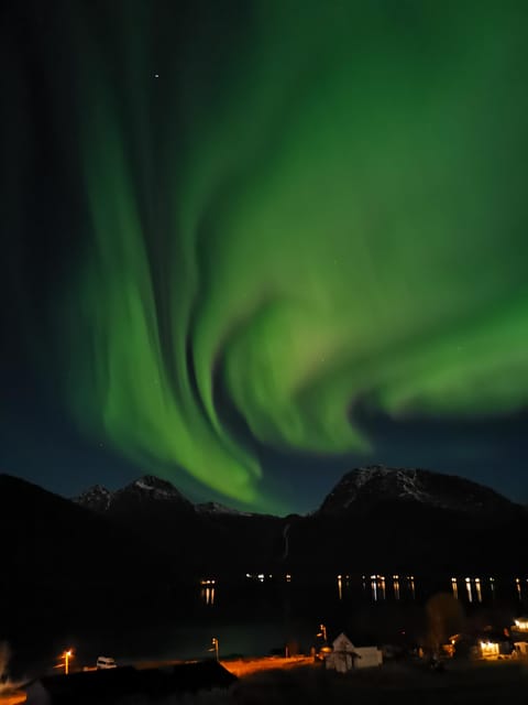 Tromsø: Northern Lights Hunt. Local Guide and Basecamp. - Warm clothing, borrowed boots, and cold-weather reality