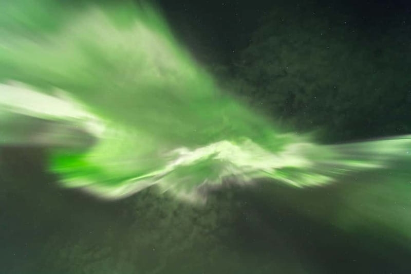 Tromsø: Northern Lights Hunt with Photographer - Learning to photograph the Northern Lights