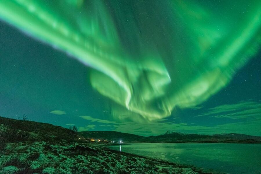 Tromsø: Northern Lights Hunt with Photos and Hot Food - Campfire soup, chocolate, and marshmallows