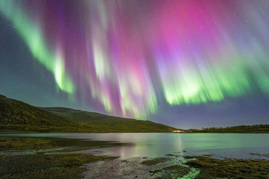 Tromsø: Northern Lights Hunt with Photos and Hot Food - Who should book this experience