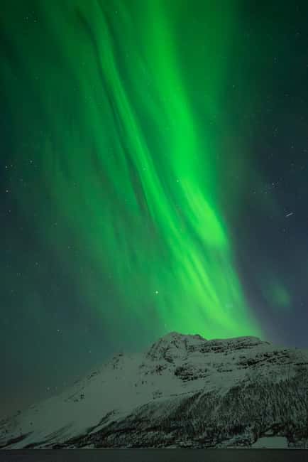 Tromsø: Northern Lights in a Minivan with Free Photos and a Hot Meal - Why the route matters more than the label
