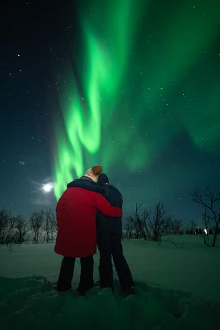 Tromsø: Northern Lights in a Minivan with Free Photos and a Hot Meal - Returning to central Tromsø