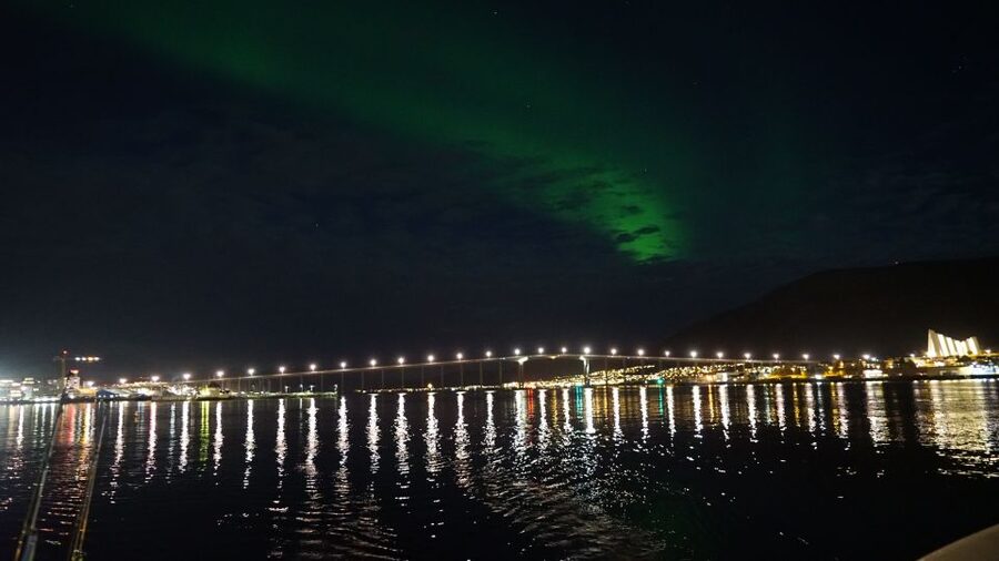 Tromsø: Northern Lights Luxury Catamaran Cruise - The crew and the value of the short format