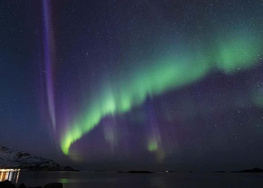 Tromsø: Northern Lights Minibus Tour with Local Experts - Waiting at the viewing spots