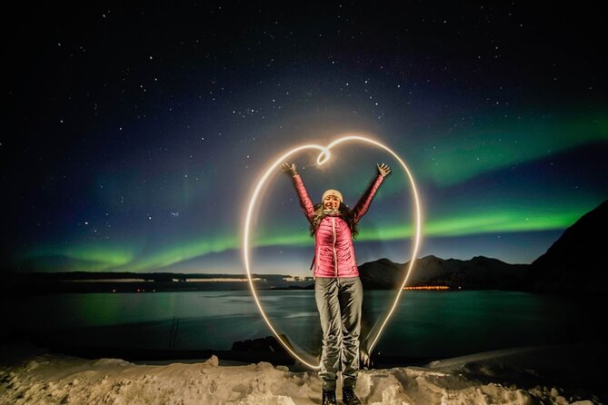 TROMSO | NORTHERN LIGHTS PIONEERS | Photos included - Camera help and photographs after the tour