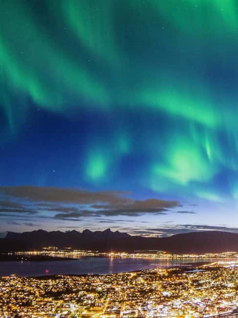 Tromsø: Northern Lights Tour by Experienced Local Guide - How the guide adds value