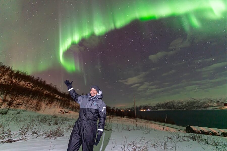 Tromsø: Northern Lights Tour w/Photo, Suits and Local Guide - Warm suits, hot chocolate, and roadside food