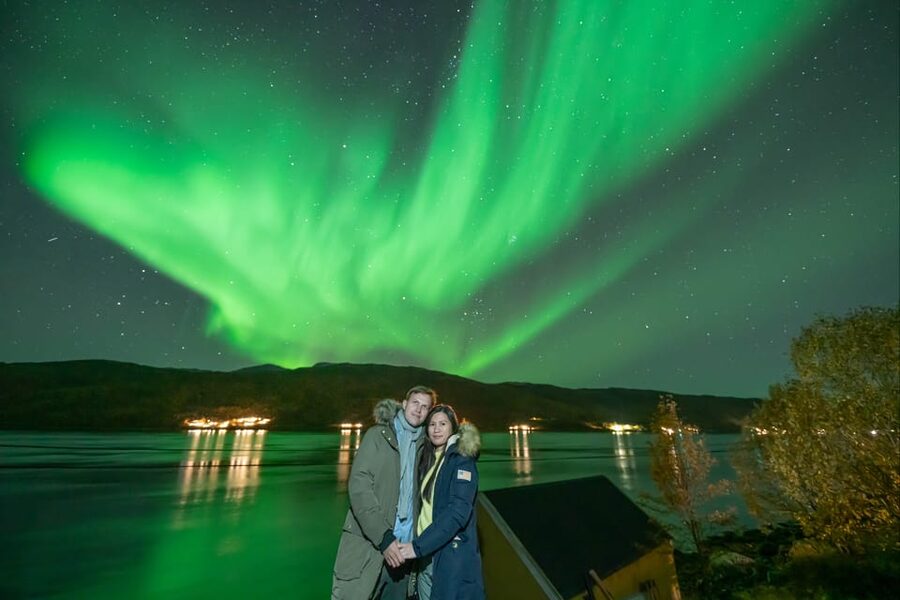 Tromsø: Northern Lights Tour w/Photo, Suits and Local Guide - How much value do you get for $188?