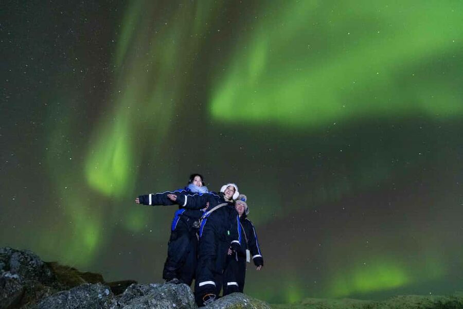 Tromsø: Northern Lights Tour with Dinner and Native Guide - The first 45-minute drive into darker country