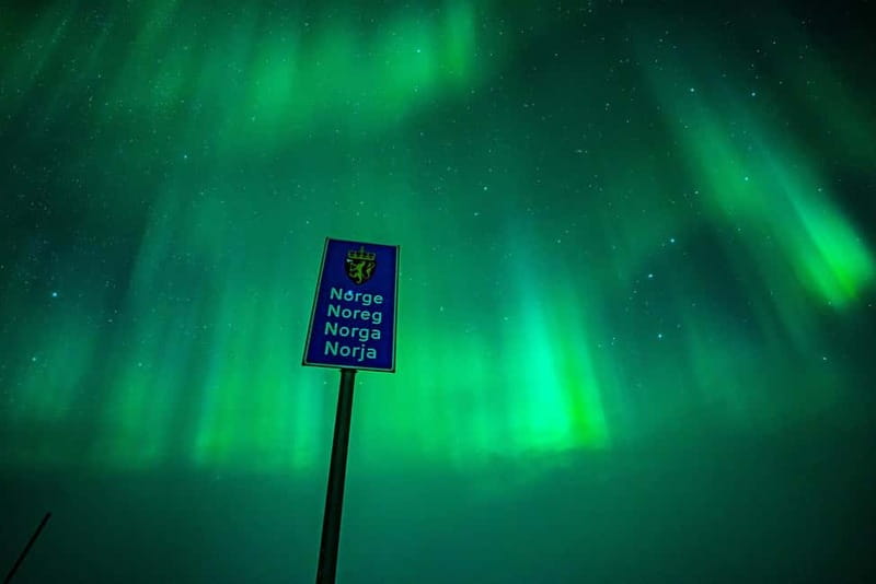 Tromsø: Northern Lights Tour with Hot Drinks and Snacks - Leaving Tromsø for darker skies