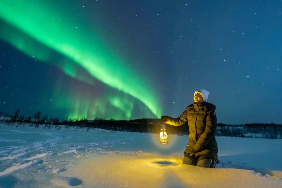 Tromsø: Northern Lights Tour with Photos, Hot Meal & Drinks - The photography package is a real part of the value