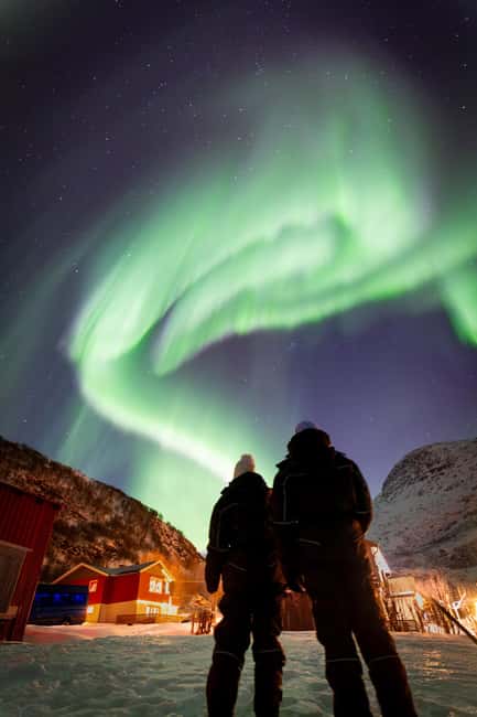 Tromsø: Northern Lights Tour with Sámi & local guides - Sámi stories beside the Arctic road