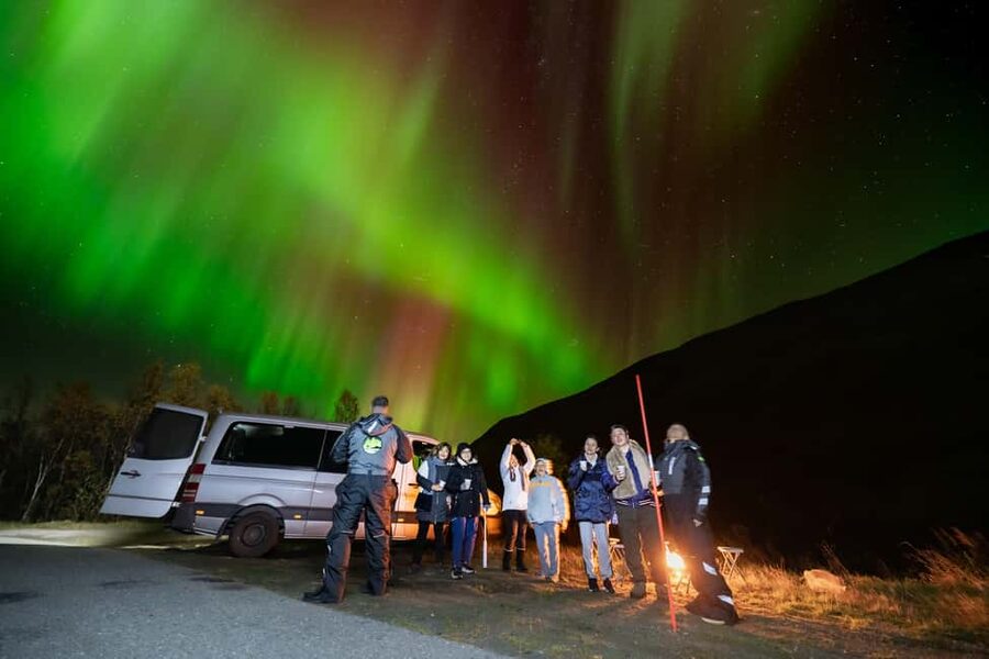 Tromsø: Premium Northern Lights Tour Small Group 8 Guests - Chasing clear skies around Kvaløya and beyond