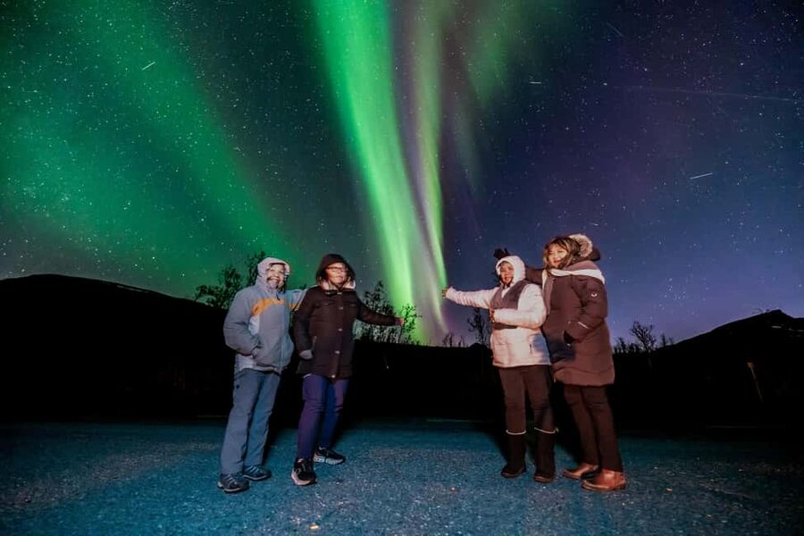 Tromsø: Premium Northern Lights Tour Small Group 8 Guests - Is $209 good value?