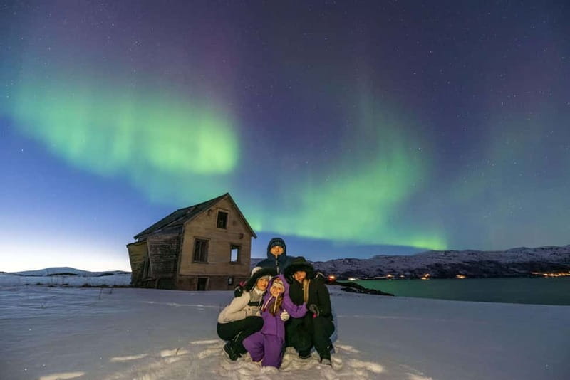 Tromsø: Private Northern Lights Chase 2-8 guests - Thermal suits, firelight, and Arctic food