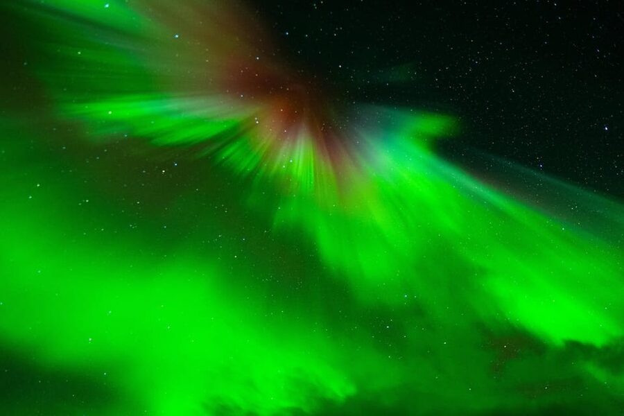 Tromsø: Small-Group Adventurous Northern Lights Hunt - Campfire, hot chocolate, and the waiting game