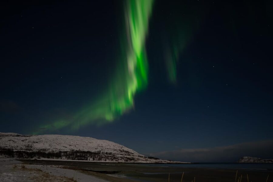 Tromsø: Small-Group Adventurous Northern Lights Hunt - Learning to photograph the Northern Lights