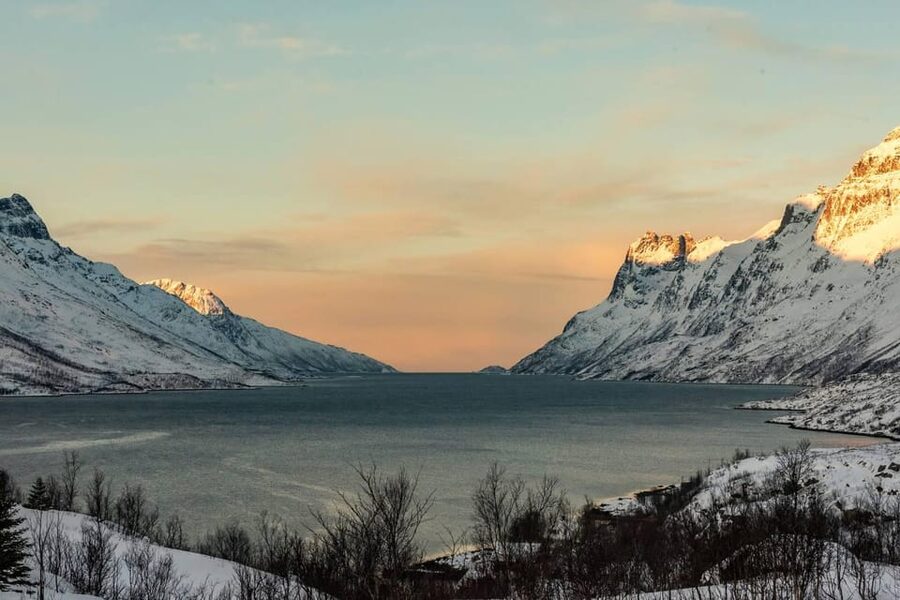 Tromsø: Small-Group Northern Lights Chase by Van with Photos - What the four-hour Tromsø portion feels like
