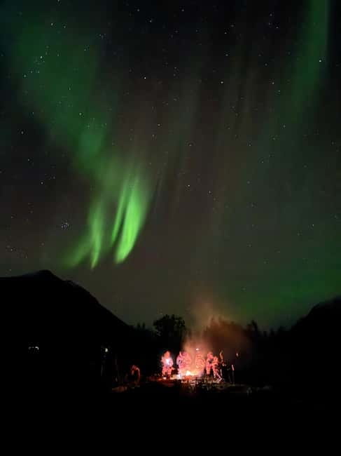 Tromsø: Small-Group Northern Lights Tour by Minibus - Free photos and practical camera help