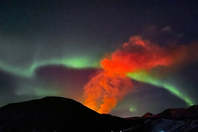 Volcano Hike & Northern Lights Combo Tour - Hiking Through Fagradalsfjall’s Fresh Lava Fields