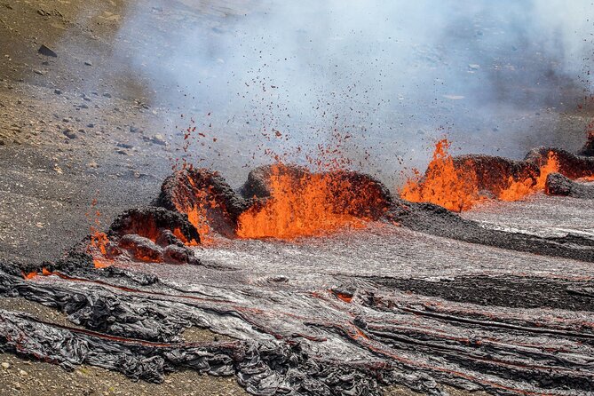 Volcano Hike & Northern Lights Combo Tour - The Reykjanes Peninsula by Bus