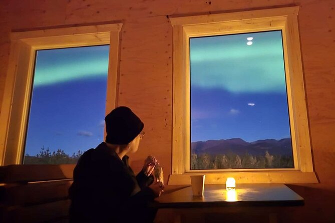 Whitehorse's Coziest Aurora Viewing Experience - A guide who makes the night easier