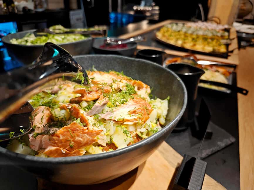 Ylläs: Northern Lights Dinner with Snowcat Ride - Key points to know before booking