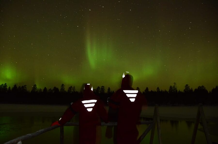 Ylläs: Northern Lights Ice-Floating Experience with Transfer - The warm cabin and the first safety briefing